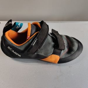 Scarpa climbing shoe (JUST RIGHT FOOT) sz 10